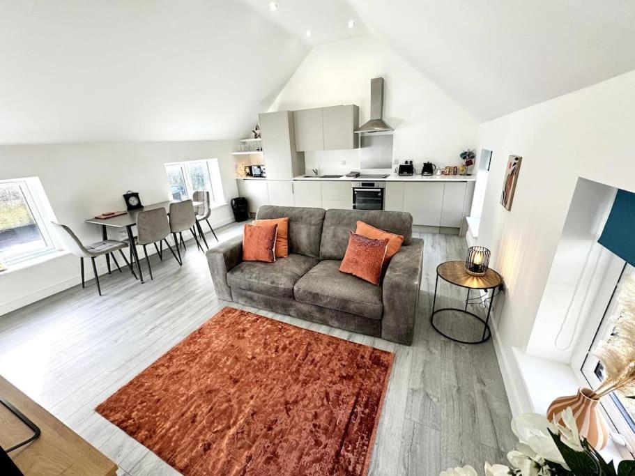 Stylish Penthouse In A Fantastic Location! Billingham