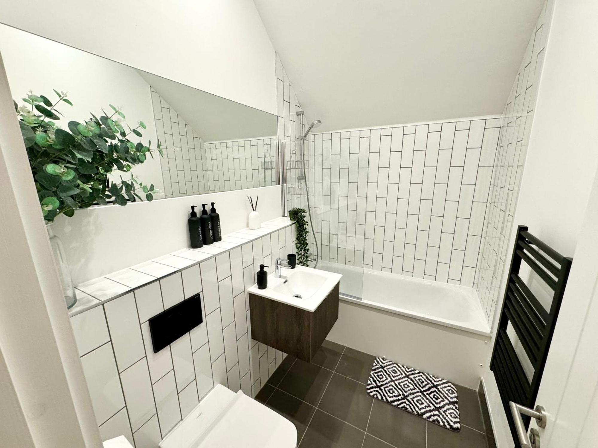 Stylish Penthouse In A Fantastic Location! Billingham