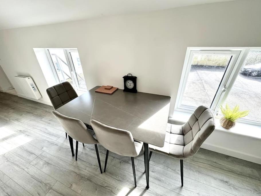 Stylish Penthouse In A Fantastic Location! *